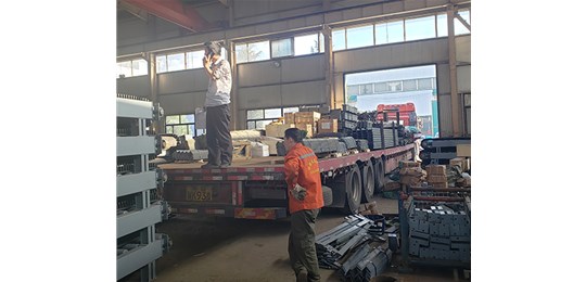 太原皮帶機(jī)配件廠家分享：托輥支架在輸送帶設(shè)備中有什么優(yōu)點？